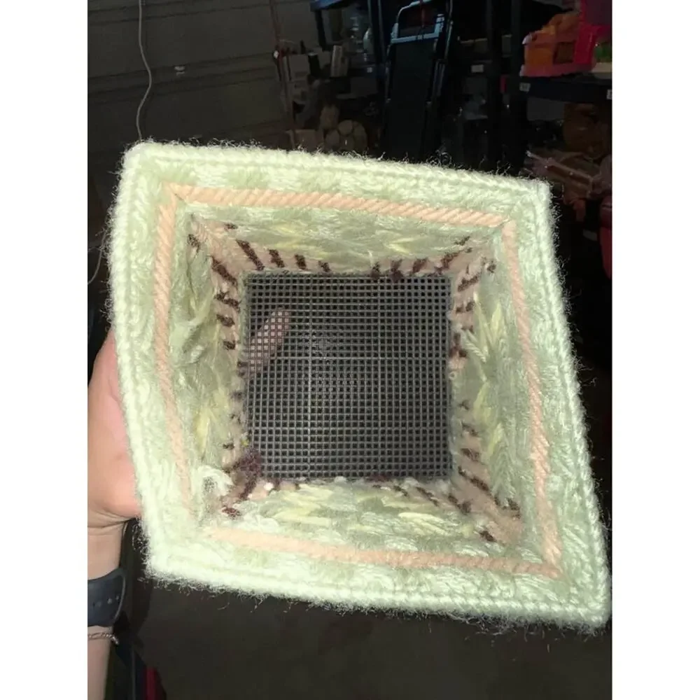 Handmade Plastic Canvas Star Pattern Holder